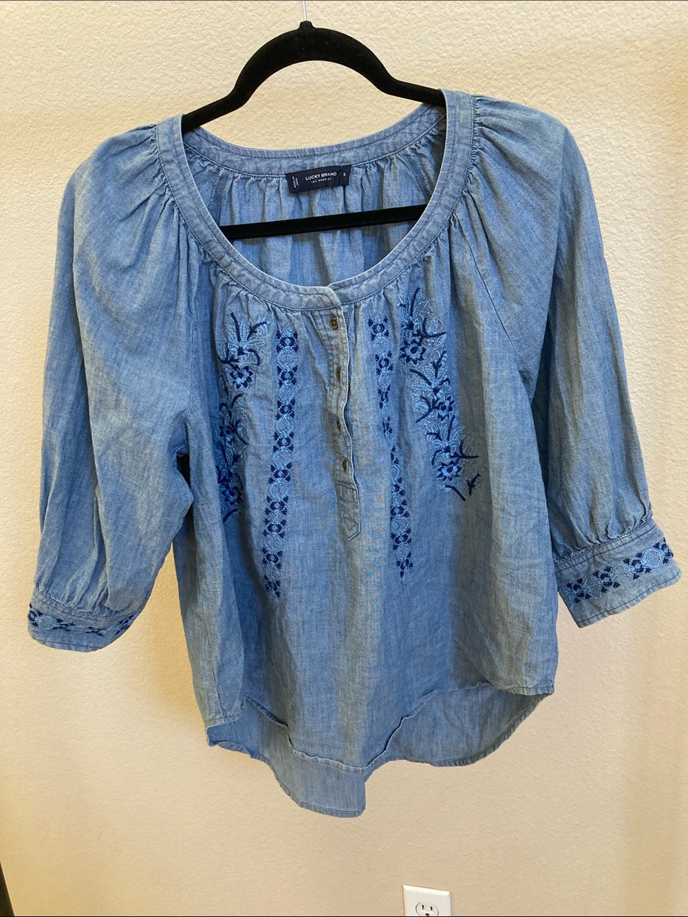Women’s Lucky Brand Denim Light Blue Embroidered Peasant Blouse
